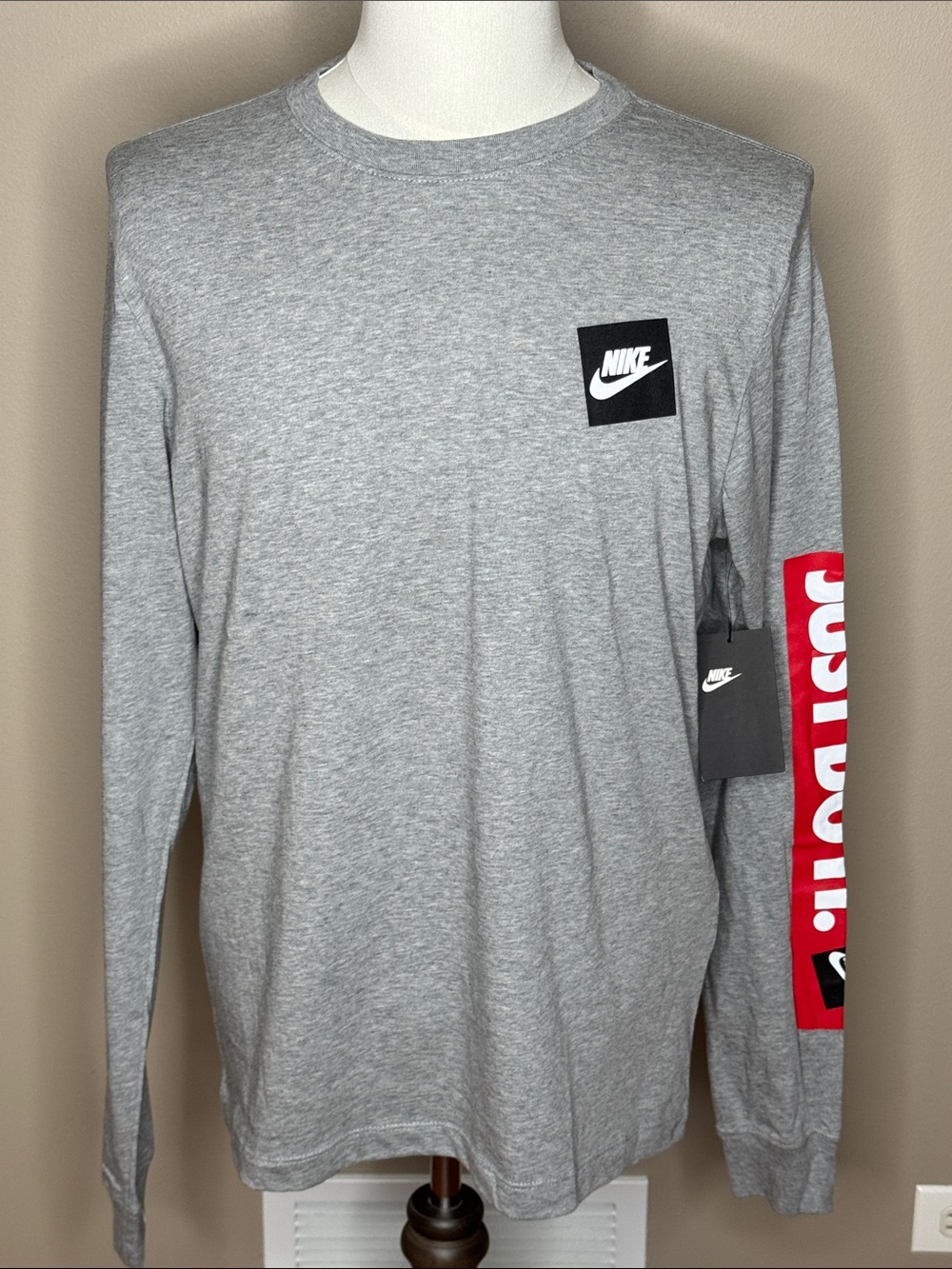 Nike The Nike Tee mens gray long sleeve t-shirt size M 100% cotton.